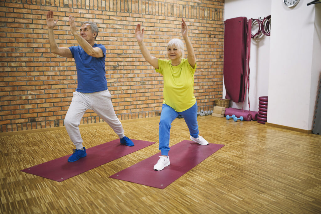 yoga e pilates para idosos